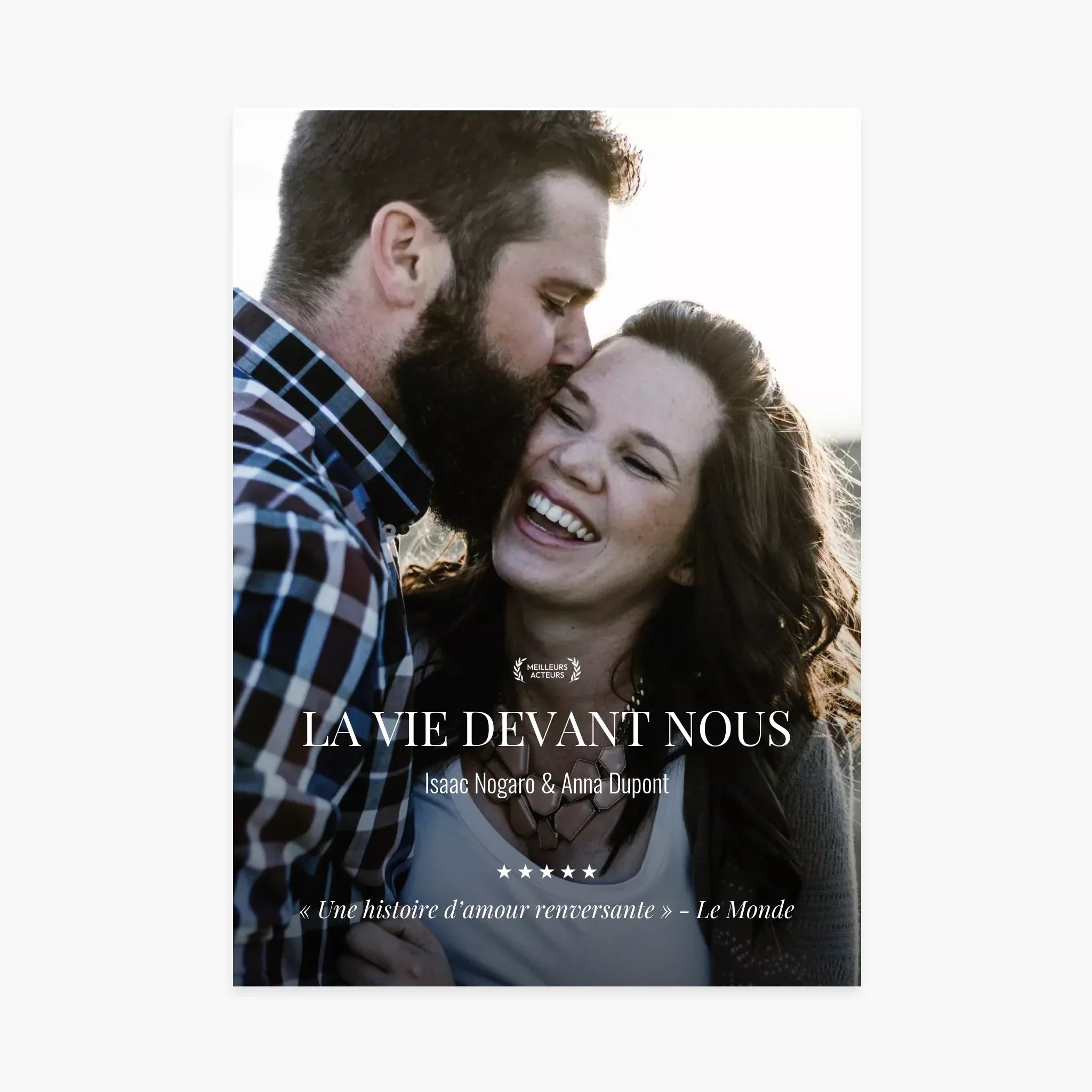 Affiche personnalisée couple heureux, homme embrassant une femme souriante en plein air