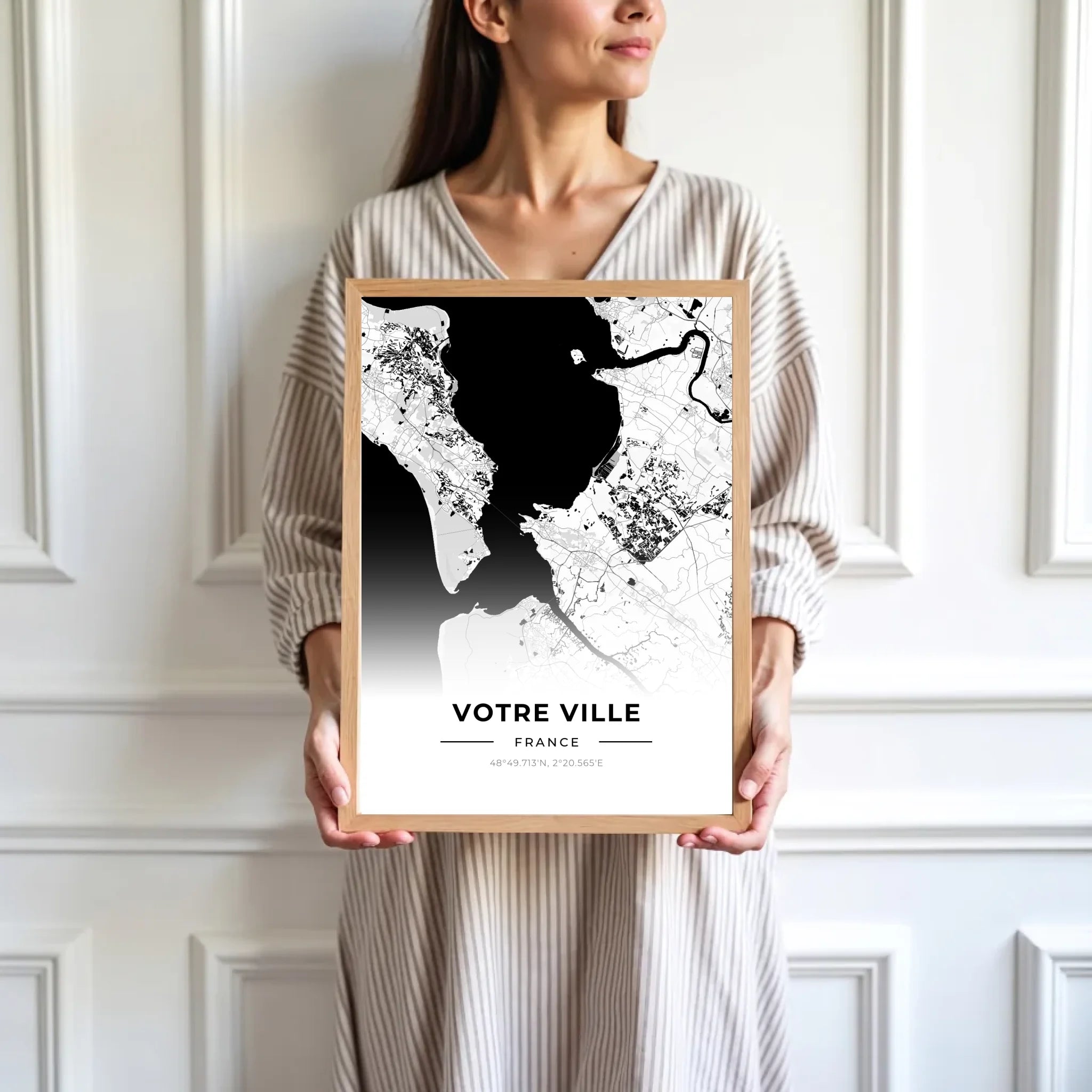 mockup-femme-cadre-bois