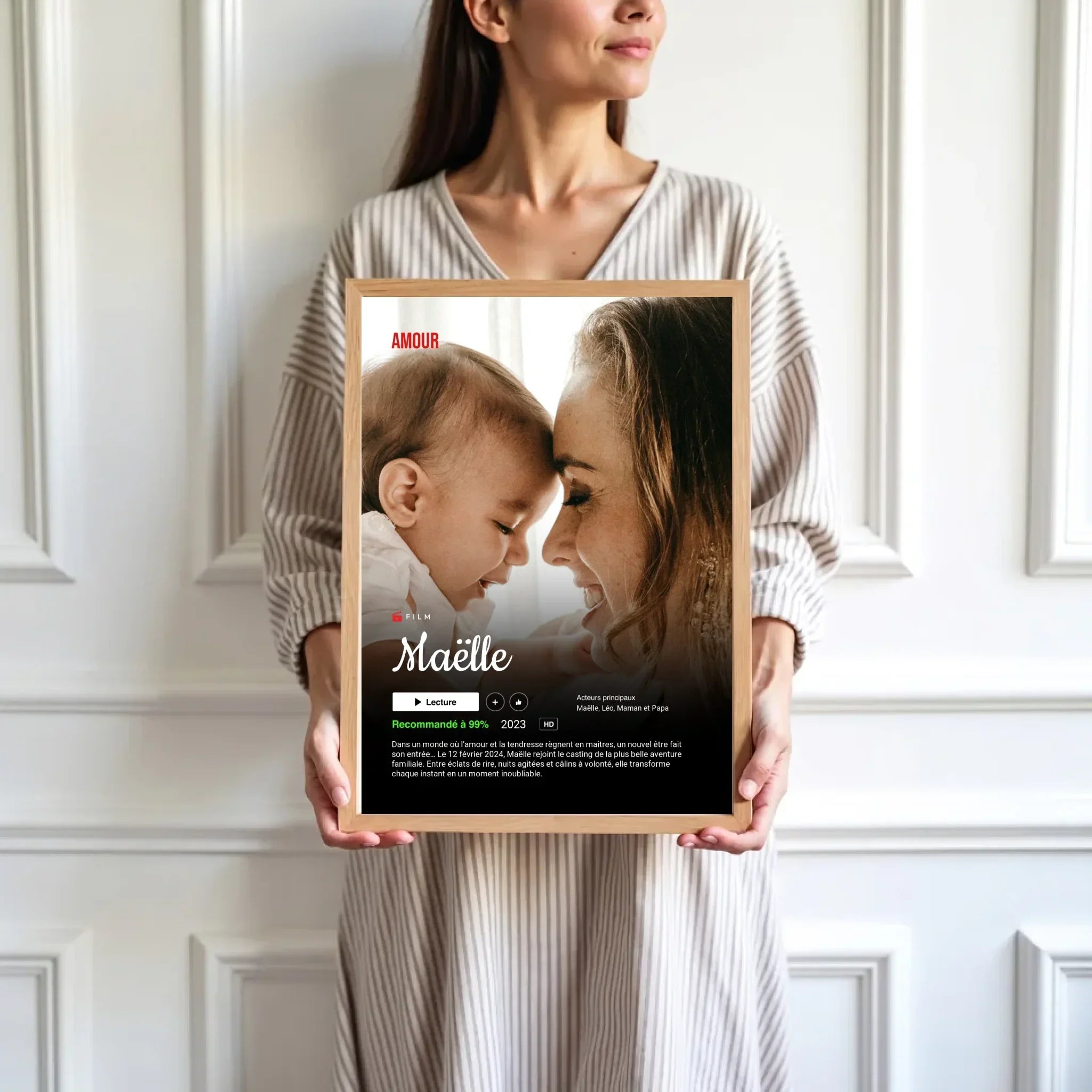 mockup-femme-cadre-bois