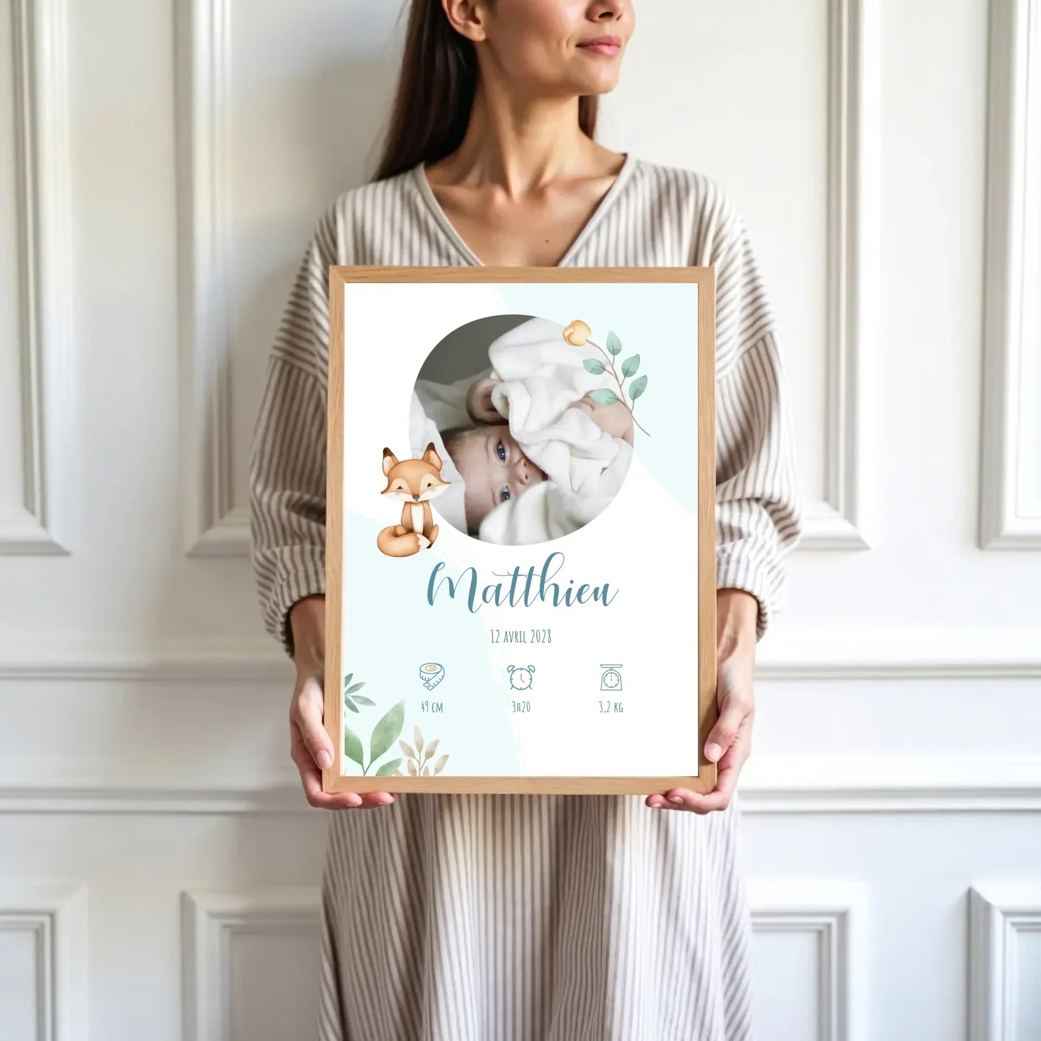 mockup-femme-cadre-bois