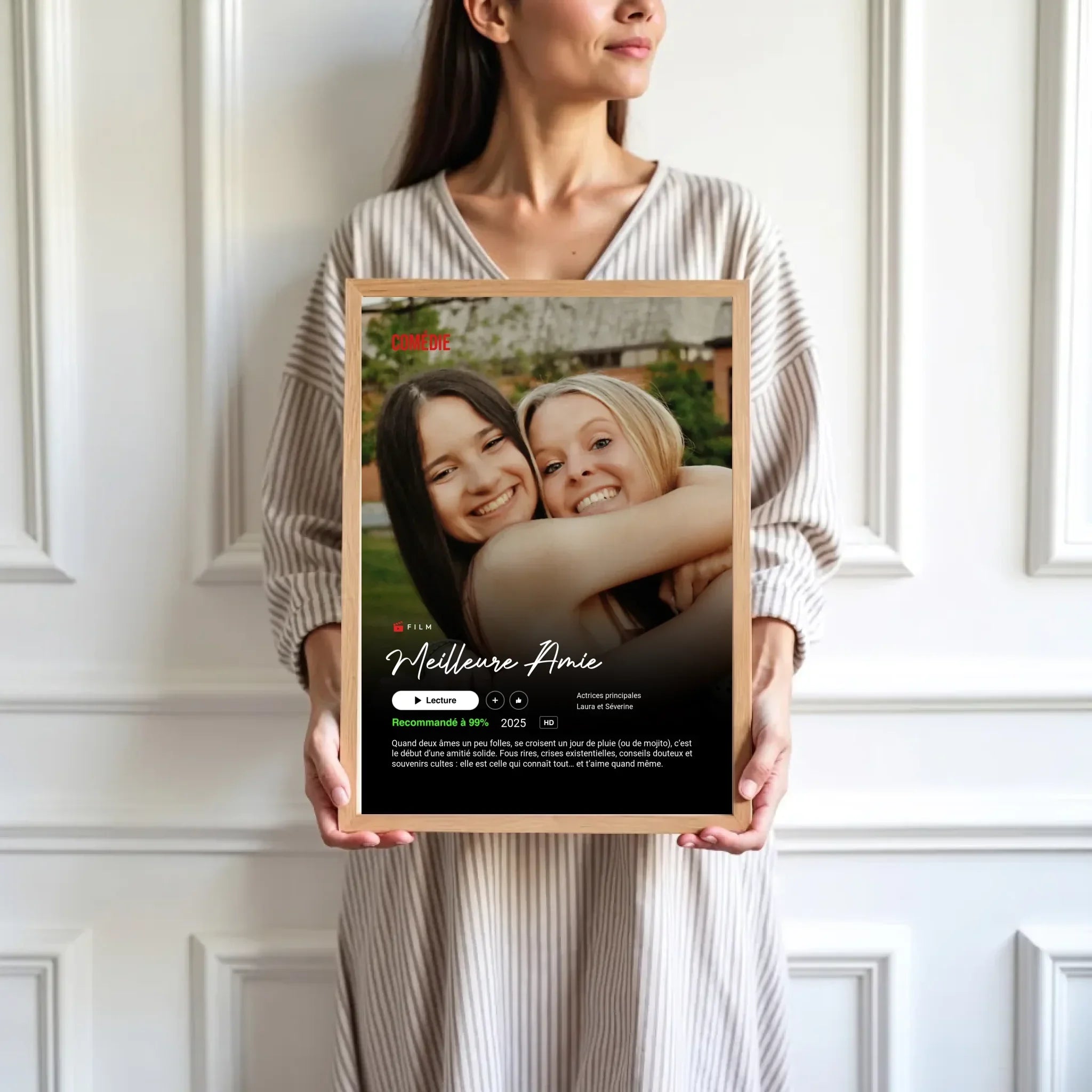 mockup-femme-cadre-bois