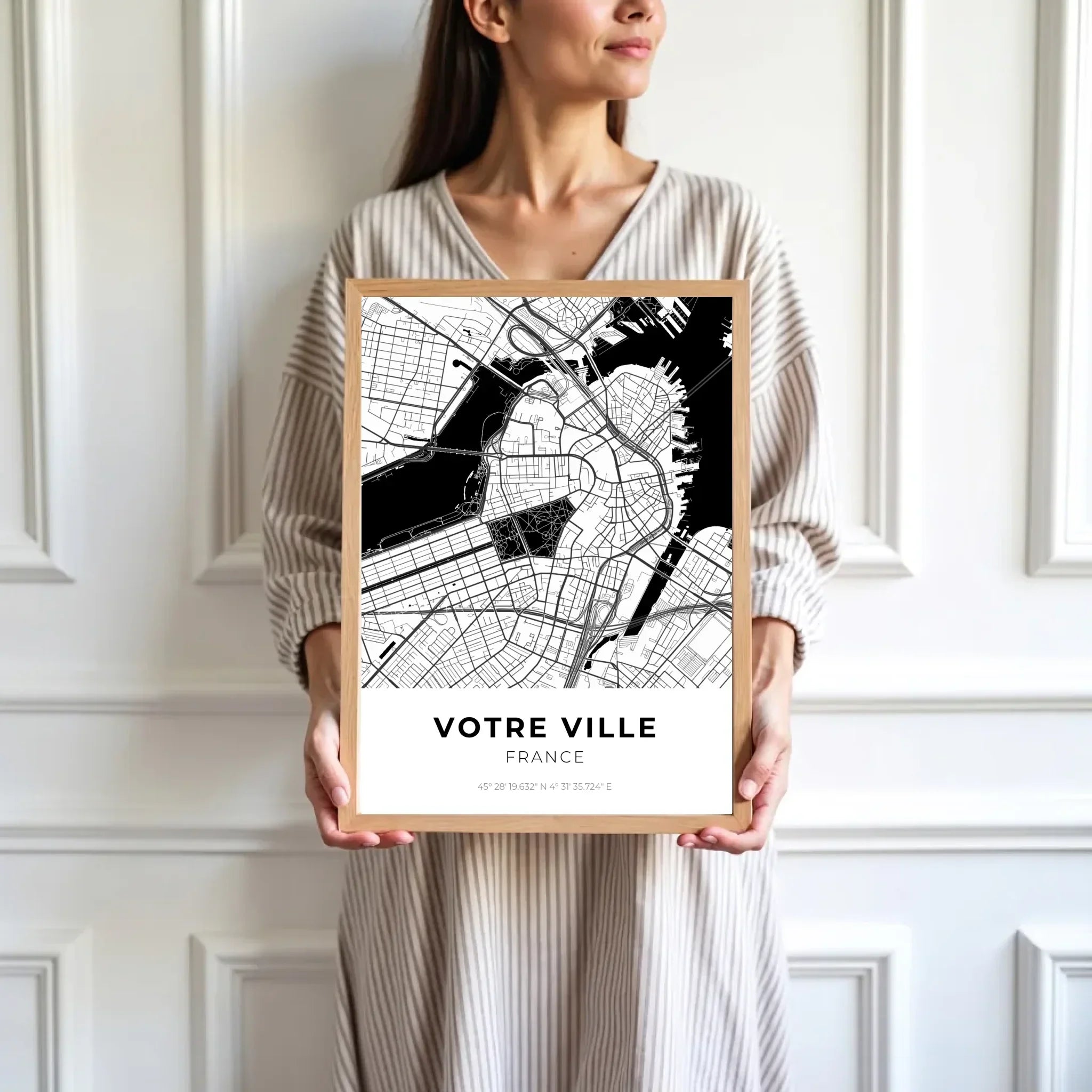 mockup-femme-cadre-bois