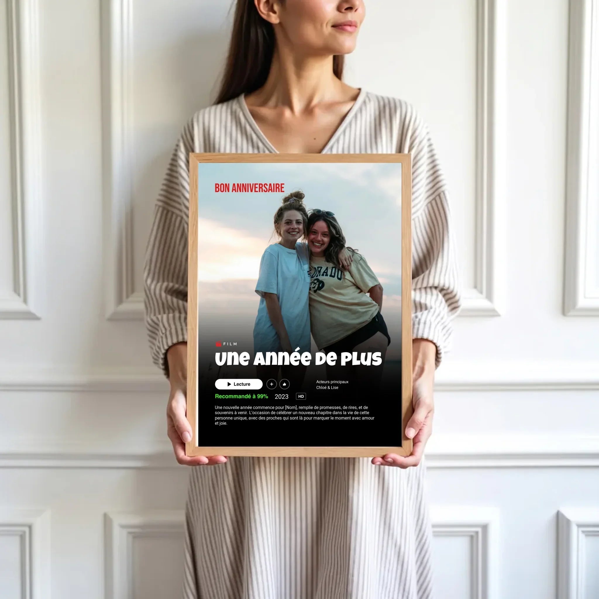 mockup-femme-cadre-bois