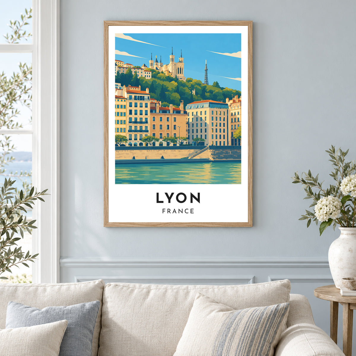 Affiche Lyon – Fourvière et les quais de Saône – mise en situation dans un intérieur, cadre selon l’option choisie