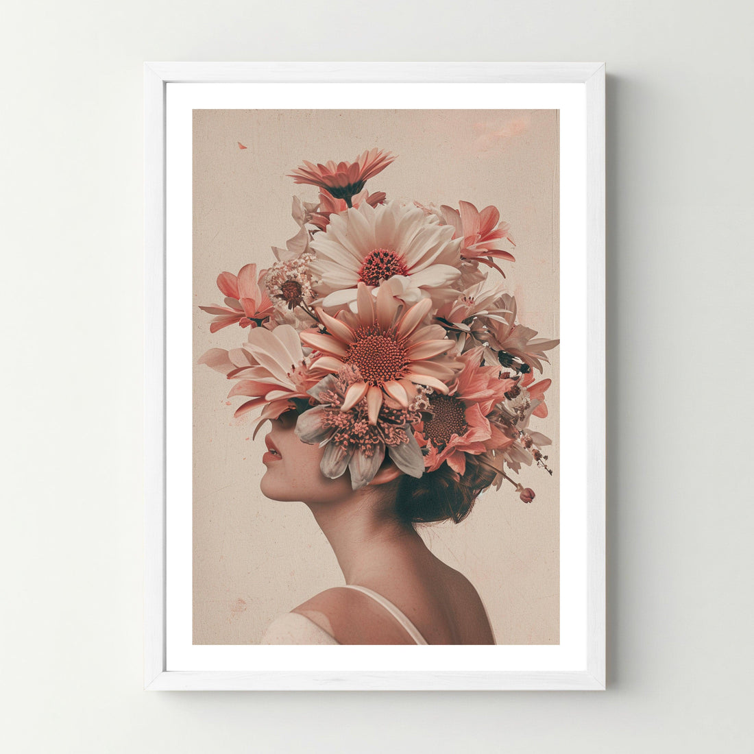 Affiche décorative portrait femme profil composition florale, cadre blanc, style artistique.