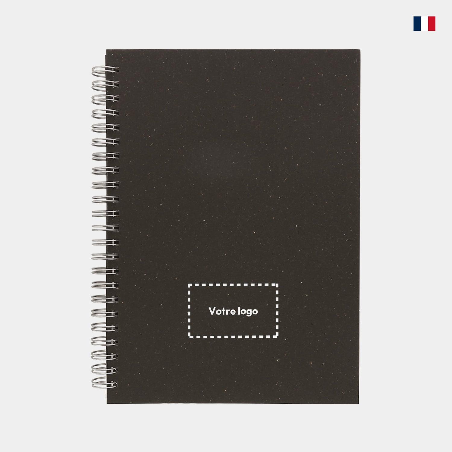 Carnet A5 à spirale couverture noire personnalisable, emplacement logo marqué.