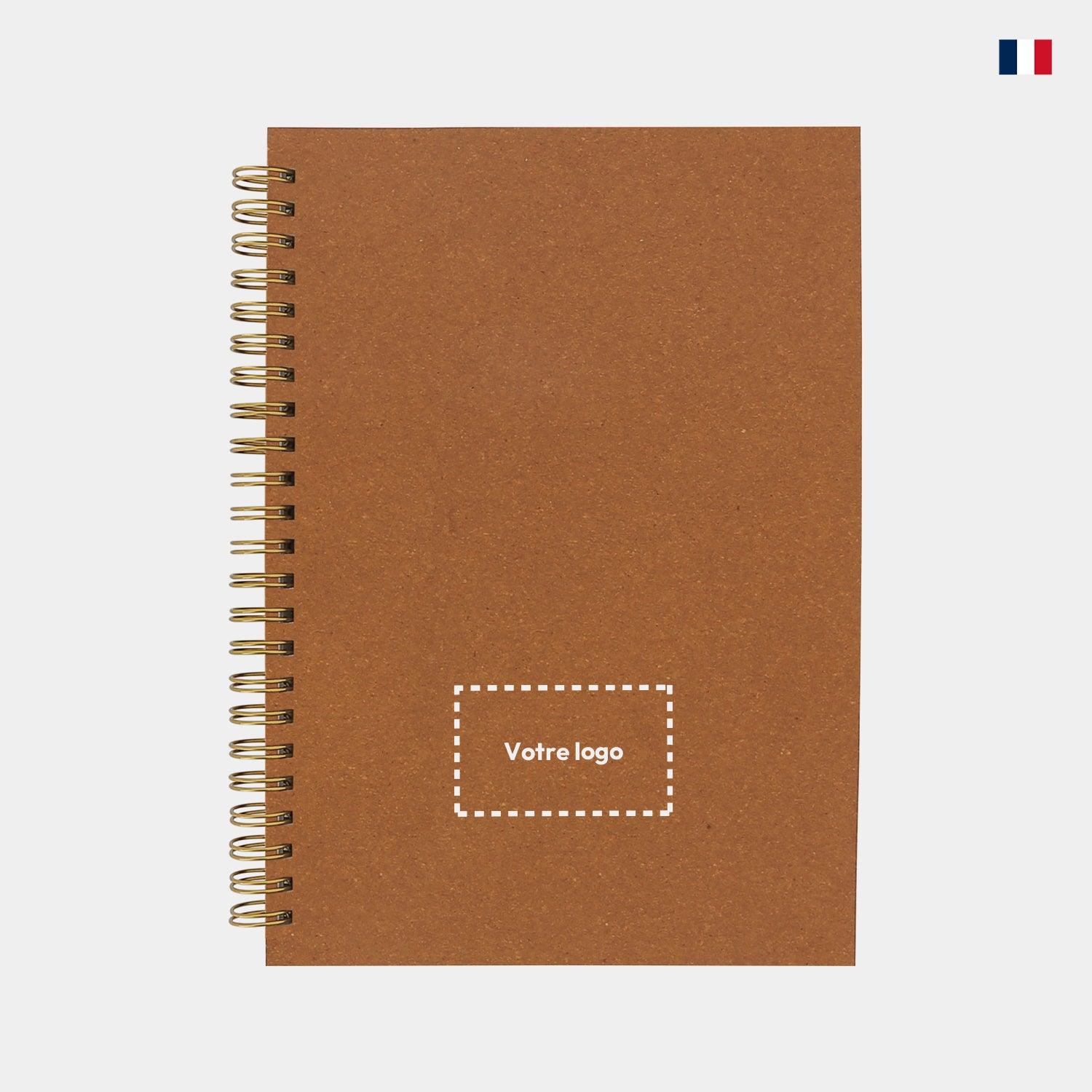 Carnet A5 en cuir marron personnalisable avec spirale dorée, emplacement logo