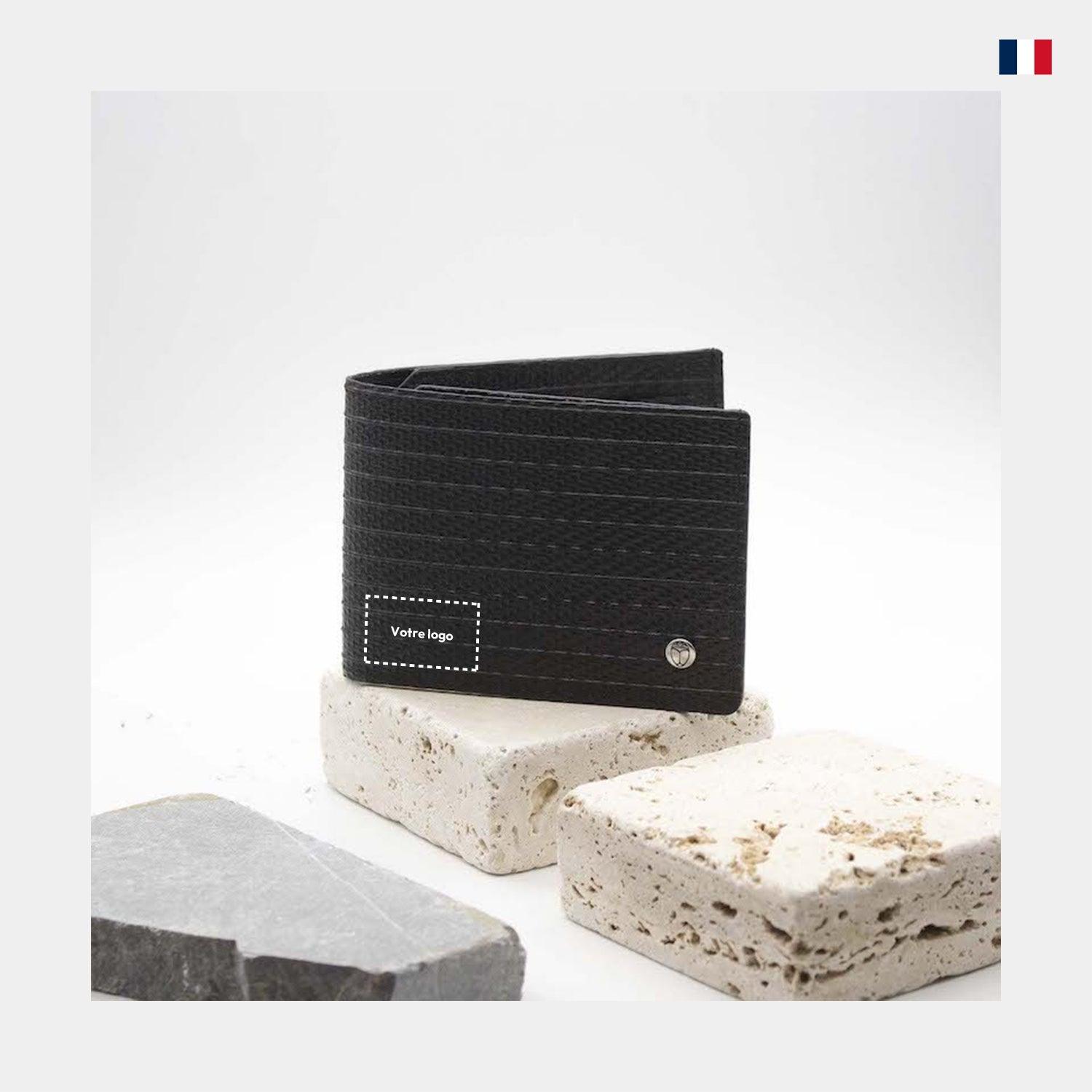 Portefeuille en lance à incendie - cestfrancais.fr