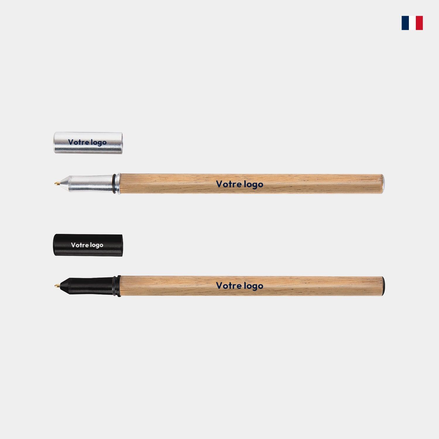 Stylo en chêne personnalisé, deux couleurs de capuchon, sur fond clair, avec texte « Votre logo ».