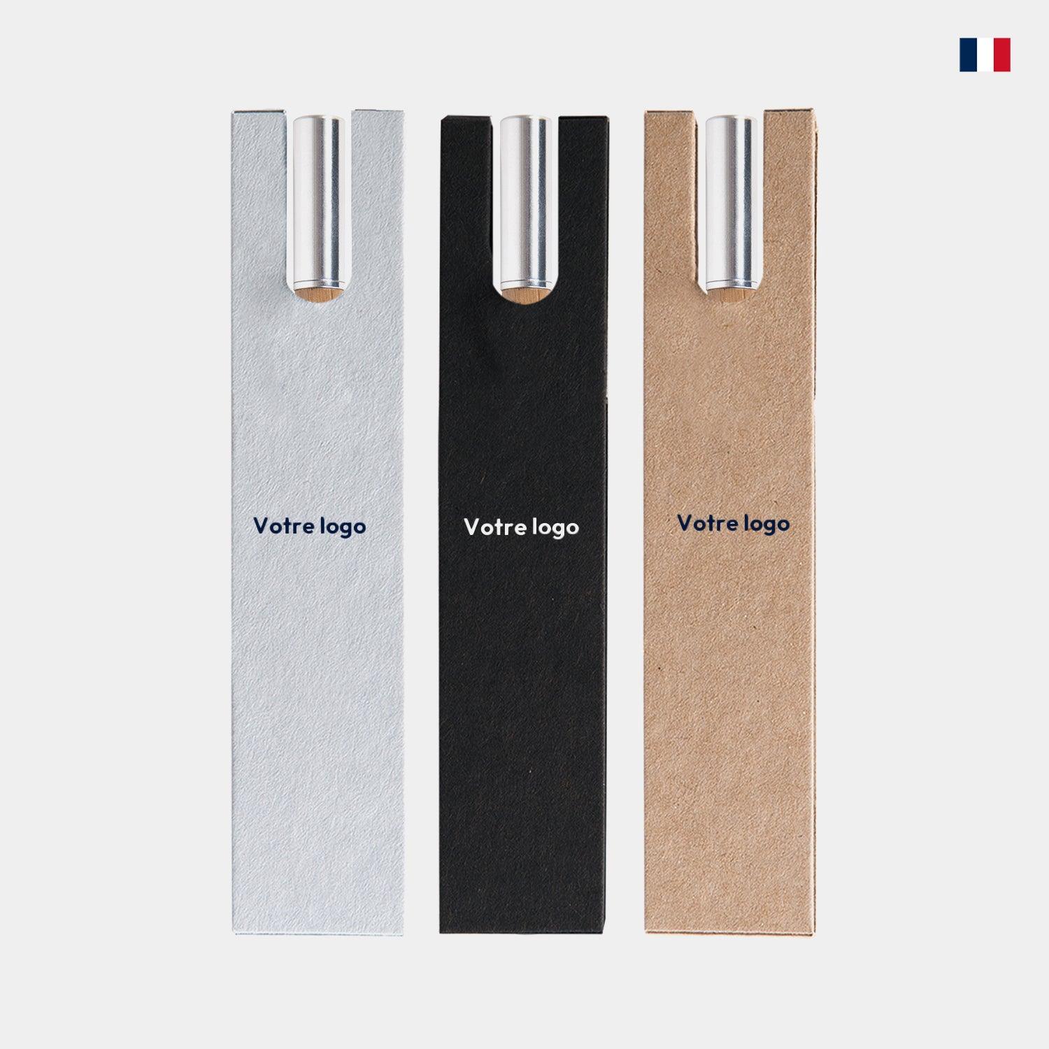 Étuis à stylo personnalisables en carton, coloris gris, noir et kraft, avec emplacement logo.