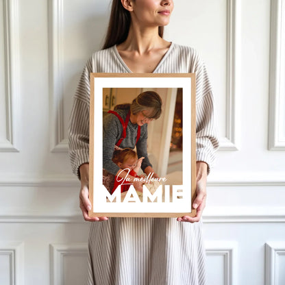 mockup-femme-cadre-bois