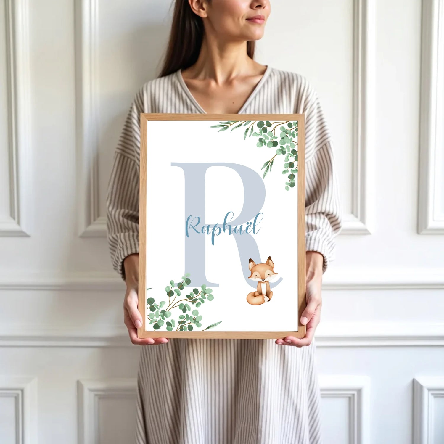 mockup-femme-cadre-bois