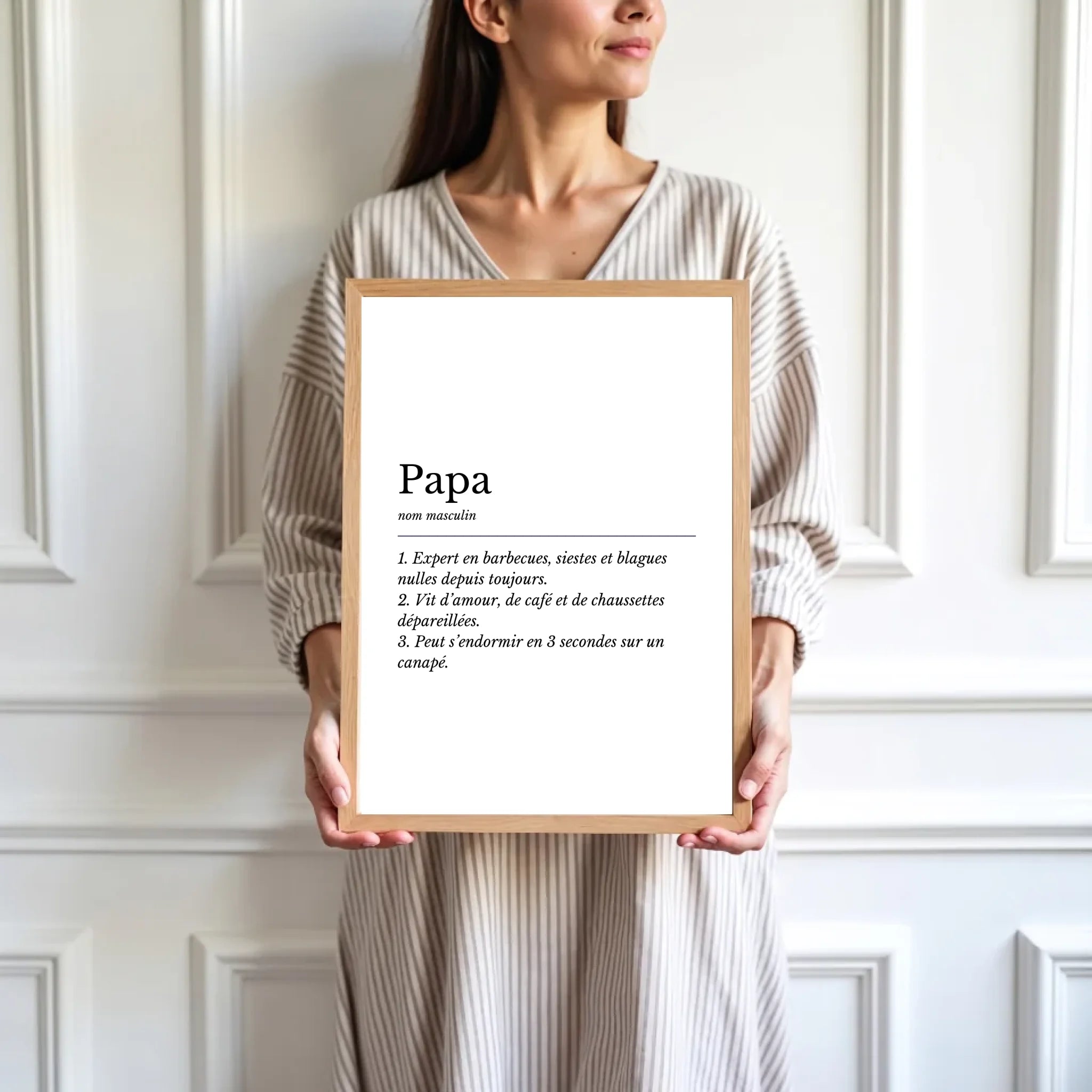 mockup-femme-cadre-bois