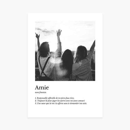 Affiche personnalisée en noir et blanc de trois amies de dos levant les bras, cadeau amitié.