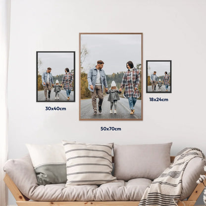 Affiches photo personnalisées de famille en trois tailles, exposées au-dessus d&