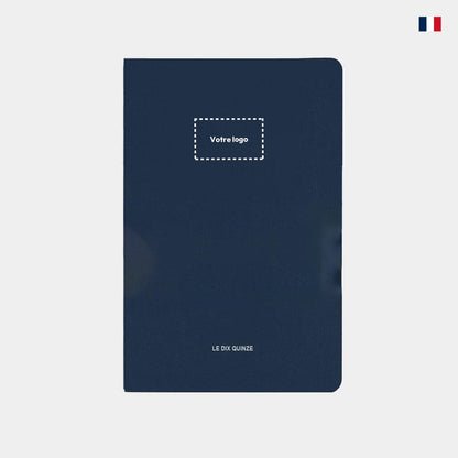 Bloc-notes agenda bleu personnalisé, couverture sobre, coins arrondis, drapeau français.