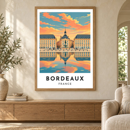 Affiche Bordeaux – Place de la Bourse au soleil couchant – mise en situation dans un intérieur, cadre selon l’option choisie