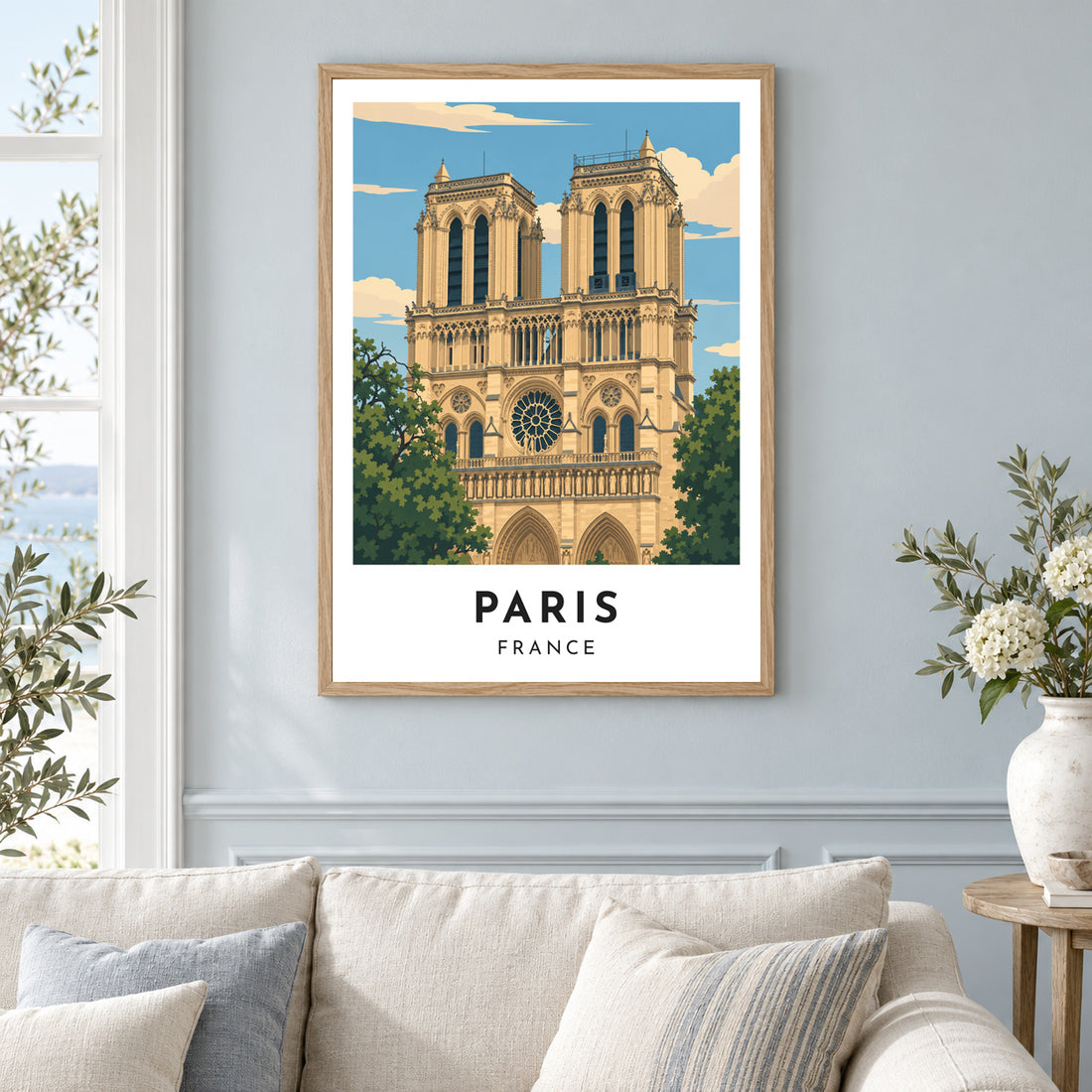 Affiche Paris – Notre-Dame en illustration graphique – mise en situation dans un intérieur, cadre selon l’option choisie