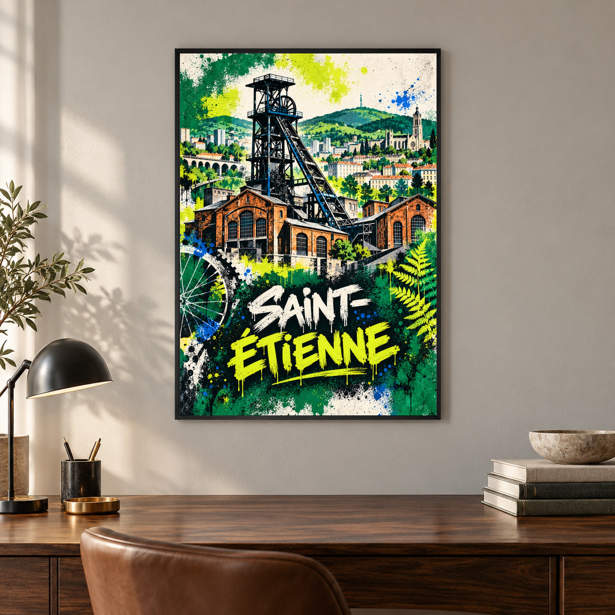 Affiche Saint-Étienne – Esprit industriel en street art – mise en situation dans un bureau, cadre vendu selon l’option choisie