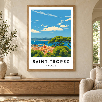 Affiche Saint-Tropez – Les toits et le golfe – mise en situation dans un intérieur, cadre selon l’option choisie